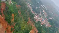 Penampakan banjir dan longsor dari udara di Desa Pasir Madang, Kecamatan Sukajaya, Kabupaten Bogor pada Jumat (4/1/2020). (Dok Badan Nasional Penanggulangan Bencana/BNPB)