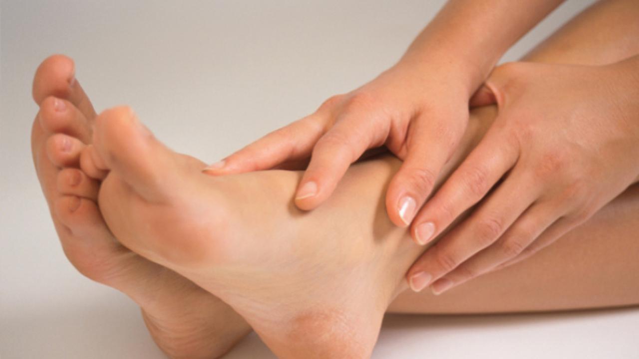 Tuntaskan Tumit Pecah-Pecah dengan 3 Bahan Ini