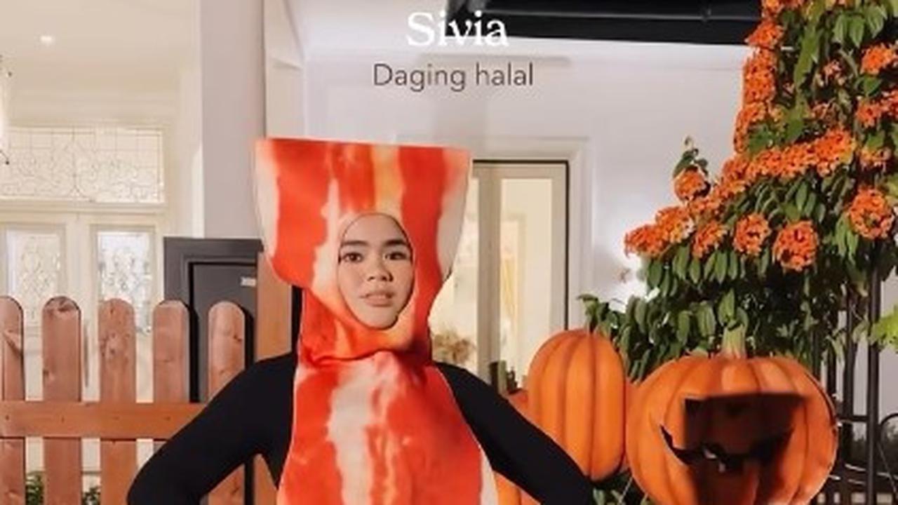 Rayakan Halloween, 7 Potret Agatha Pricilla Jadi Mbak-Mbak Mini Market - Sivia Azizah Jadi Daging Halal