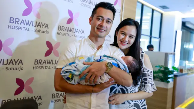 [Fimela] Eza Gionino dan Meiza Aulia