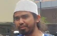 Berbaju Tahanan dan Tebar Senyum Sebelum Dibui, Gus Samsudin: Saya Senang di Penjara