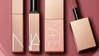 Formula hybrid untuk bibir dan pipi, Nars hadirkan Afterglow Collection 2023.