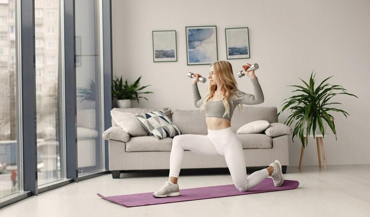 4.&nbsp;Dumbbell: Melatih Otot dengan Berat yang Variatif