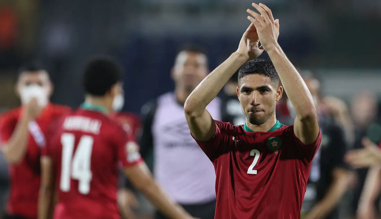 <p>Maroko sukses mengambil alih keunggulan di babak kedua, tepatnya pada menit ke-70. Achraf Hakimi yang ditunjuk sebagai eksekutor tendangan bebas sukses menyarangkan bola ke gawang Malawi yang dijaga Charles Thom. Skor berubah menjadi 2-1 dan bertahan hingga laga usai. (AFP/Kenzo Tribouillard)</p>
