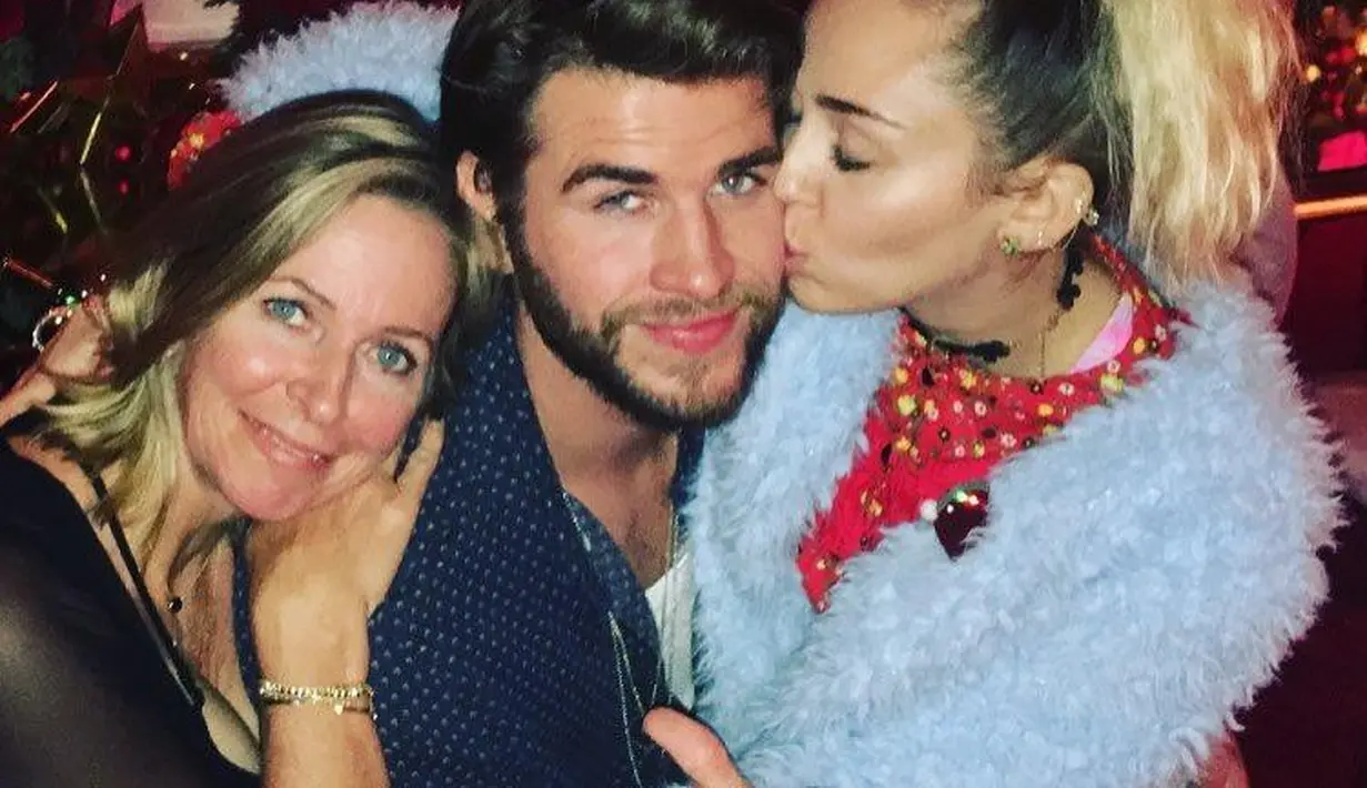 Perubahan Miley pun berhasil mengubah pendapat keluarga Liam Hemsowth. Bahkan calon kakak iparnya, Elsa Pataky benar-bear dekat dengannya. (Pinkvilla)