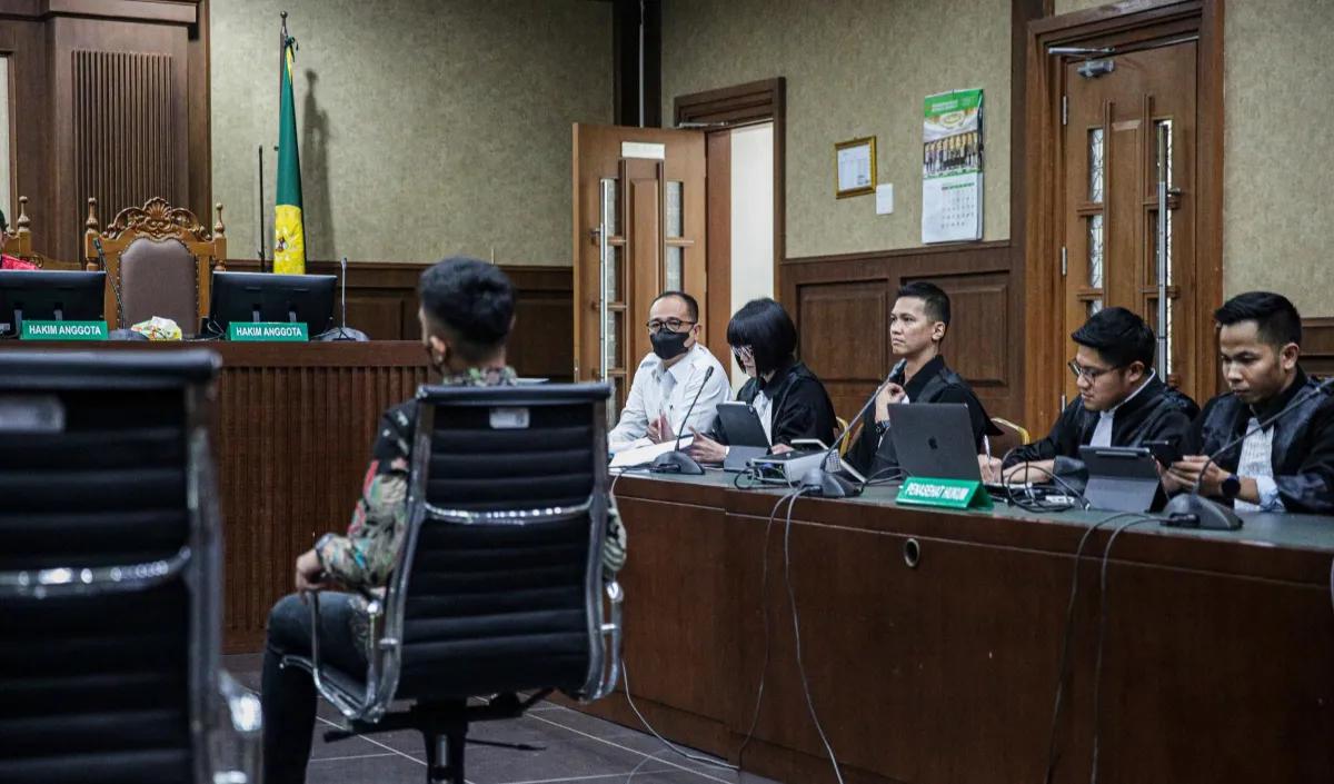 "Ada perjanjian ketika pak Alun menyampaikan tawaran pengelolaan," tanya Jaksa.