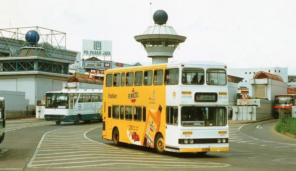 Bus tingkat Leyland di Pasar Blok M. (Source: Instagram/@perfectlifeid)