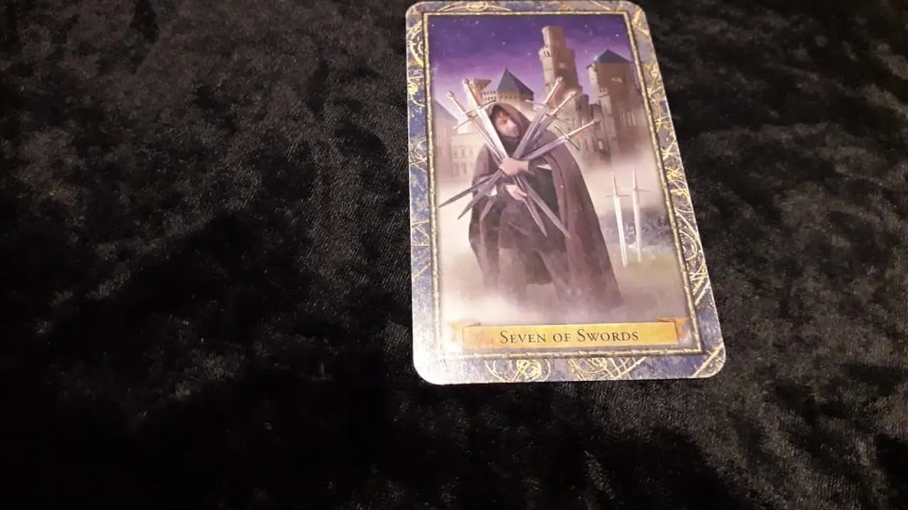 Tarot Hari Ini Rabu, 5 September 2018. (Foto: Elisabet Kusumodewi)