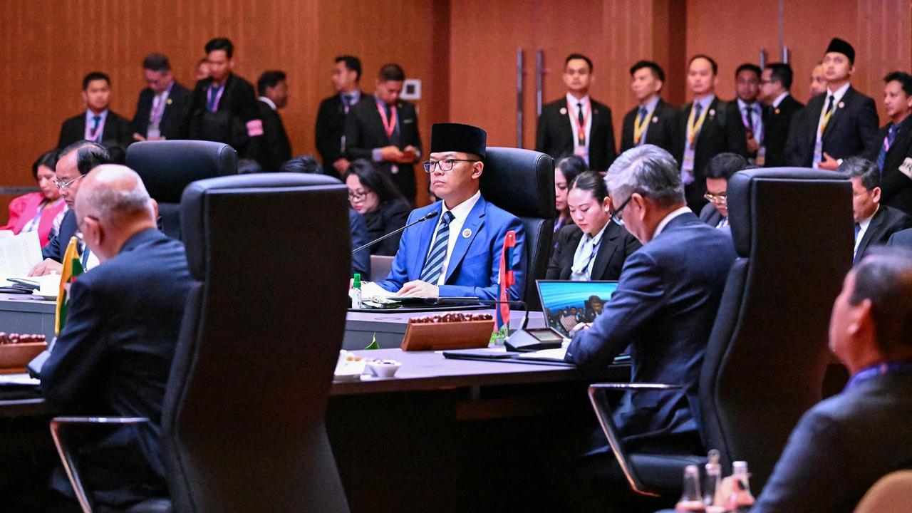 FOTO: Menlu Sugiono Hadiri Pertemuan Menlu ASEAN ke-58: Tegaskan Komitmen untuk ASEAN yang Inklusif dan Tangguh