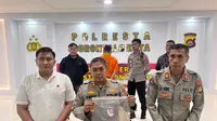 Press Conference, pria di Gorontalo nekat menikam teman sendiri karena dipengaruhi miras (Arfandi Ibrahim/Liputan6.com)