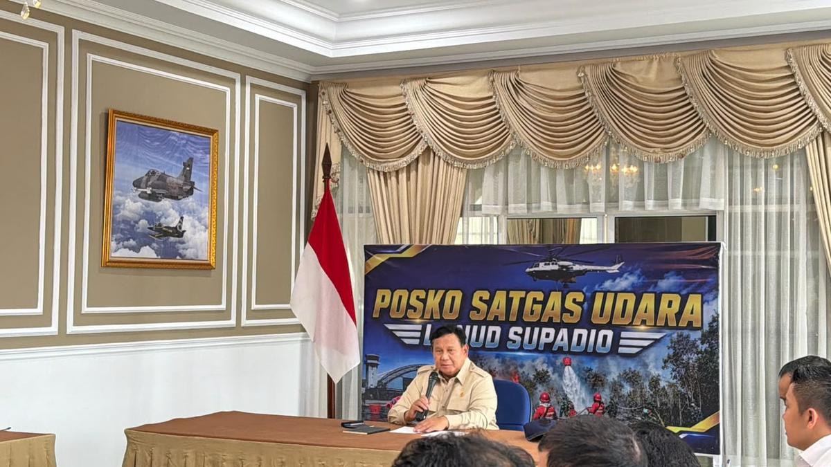 Tiba di Pontianak, Prabowo Pimpin Rapat Penanganan Kebakaran Hutan