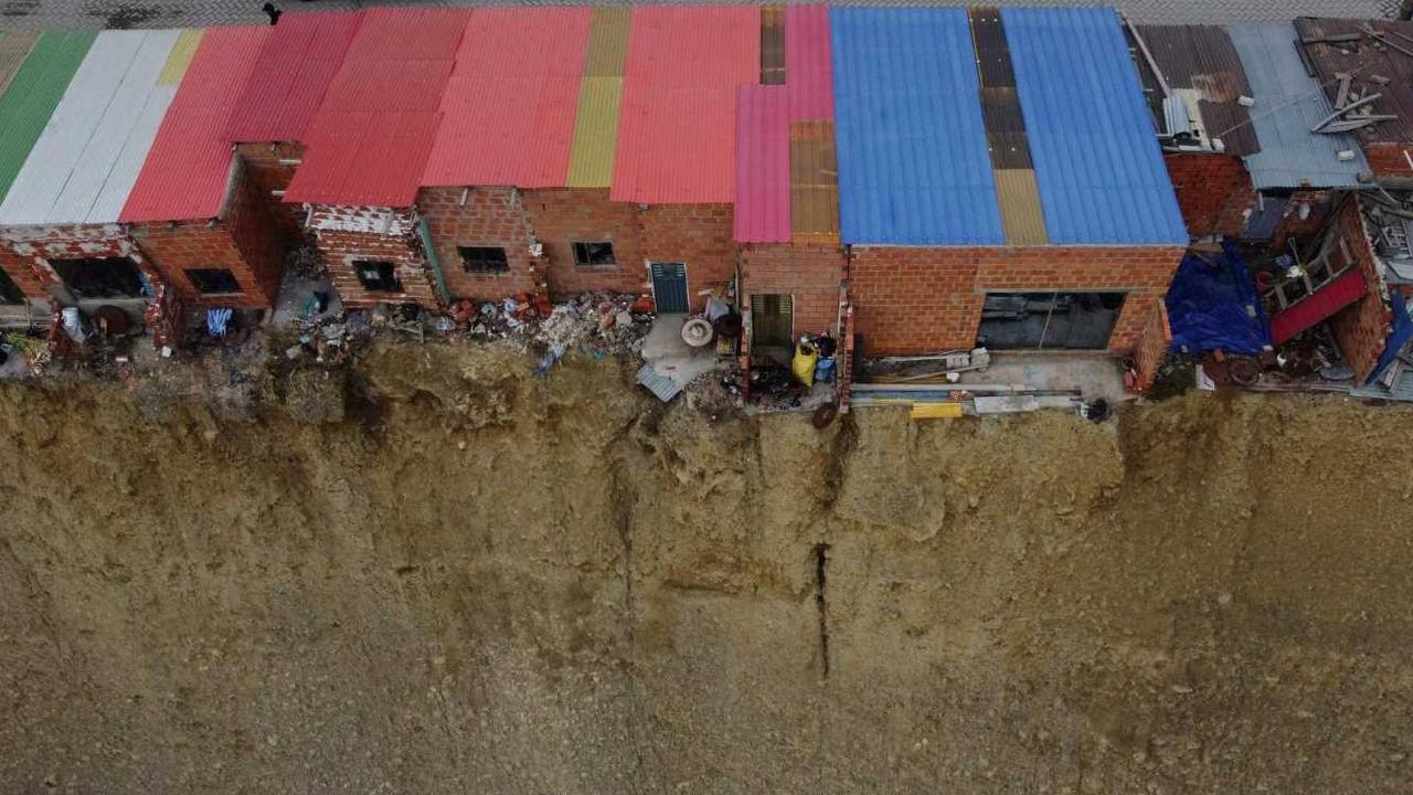 FOTO: Berada di Tepi Jurang, Begini Ngerinya 'Rumah Bunuh Diri' Dihuni Para Dukun Bolivia