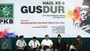 Ki-ka : Gus Yusuf, Ketua Umum PKB Muhaimin Iskandar, Menkopolhukam Luhut Panjaitan, Mantan Jubir Gus Dur Yahya Staquf, dan Sudjiwo Tedjo saat talkshow Menghadirkan Kembali Spirit Gus Dur di DPP PKB, Jakarta. (22/12/2015). (Liputan6.com/Johan Tallo)