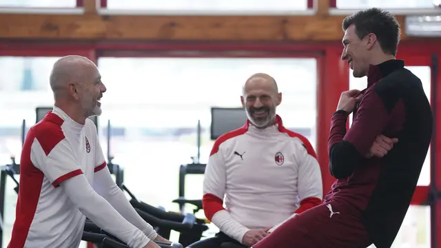 Intip Latihan Mario Mandzukic Bersama AC Milan