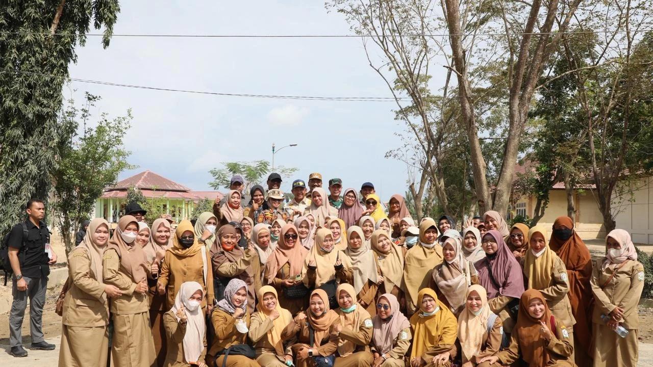 Mendagri Tito Karnavian saat memimpin Apel Pemulangan Praja IPDN dan ASN Kemendagri Gelombang I di Aceh Tamiang
