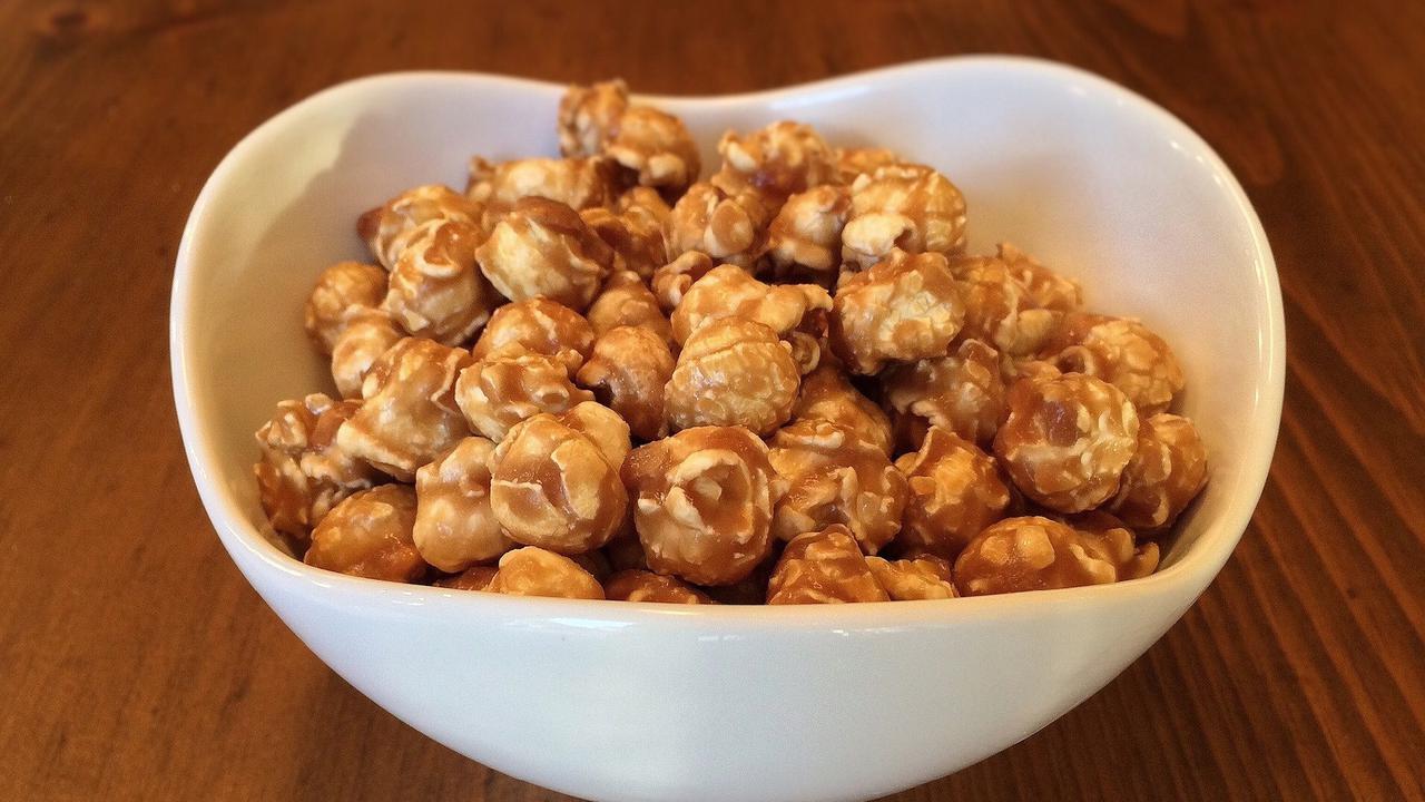 Popcorn Caramel: Camilan Lezat, Tapi Sehatkah? Ini Manfaat dan Risikonya!