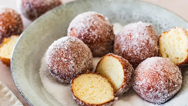 Quarkbällchen, makanan penutup khas Jerman. (Foto: einfachbacken.de)