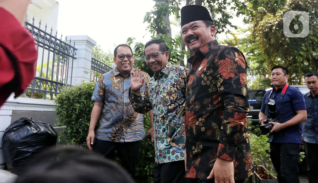 Keduanya pun kompak mengenakan batik. (Liputan6.com/Angga Yuniar)