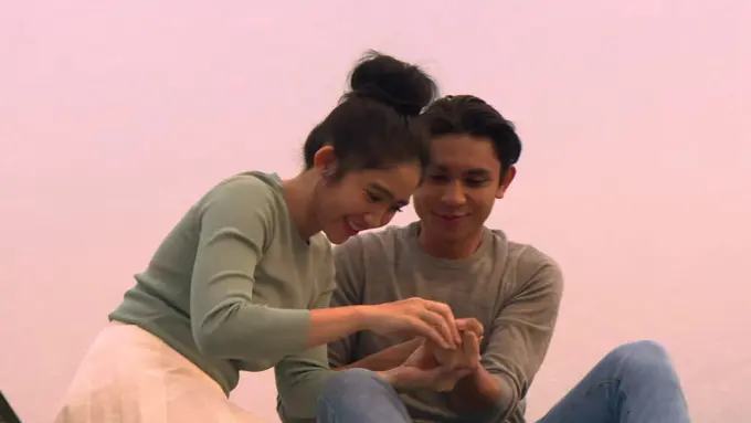 Rheno Poetiray dan Febby Rastanty