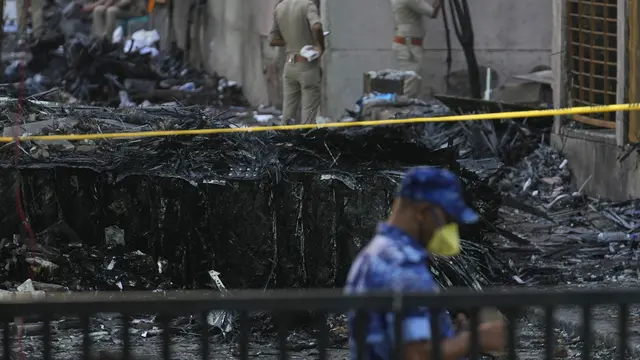 Polisi Jaga Ketat Lokasi Jatuhnya Pesawat Air India