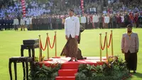 &nbsp;KGPAA Mangkunegara X menjadi inspektur upacara Peringatan HUT ke-78 Kemerdekaan RI di Stadion Sriwedari Solo, Kamis (17/8).(Liputan6.com/Fajar Abrori)
