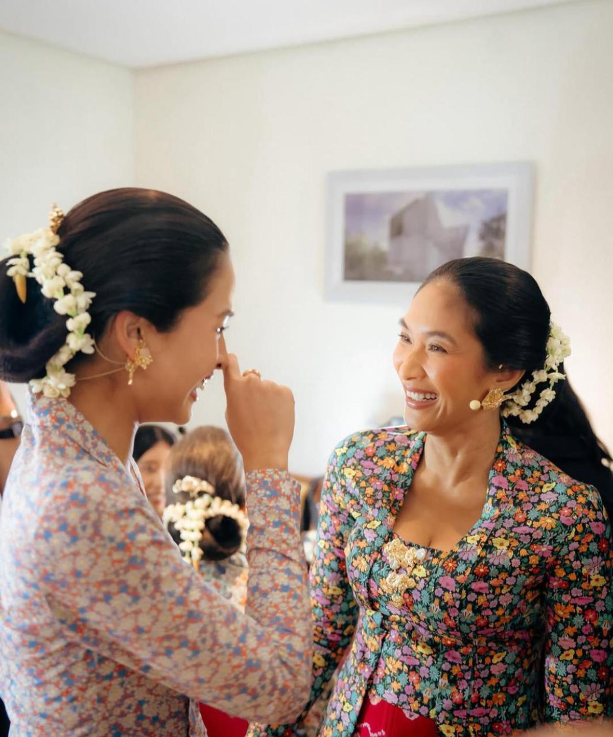 5 Potret Maudy Ayunda di Hari Kartini, Menghidupkan Semangat Kartini dengan Kebaya