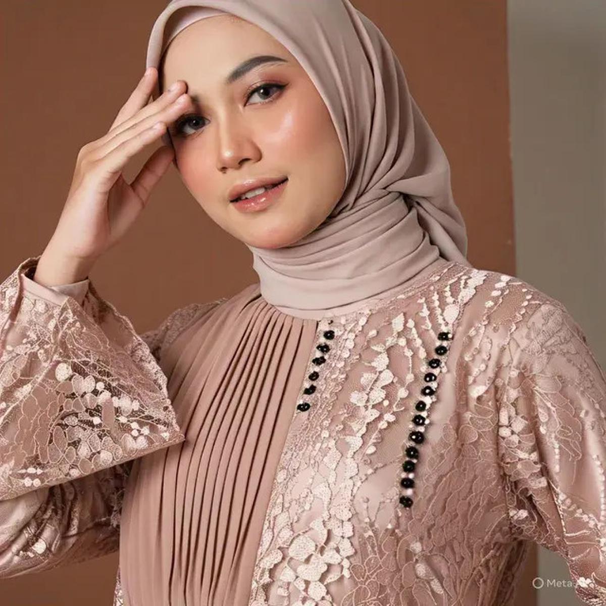 7 Model Baju Tunik Terbaru 2025 untuk Wanita Berhijab, Tampil Modis dan Anggun