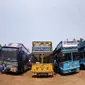 Kota-kota di Indonesia telah memiliki fasilitas bus wisata yang bisa mengantar para wisawatan berkeliling mengunjungi tempat-tempat ikonik di kota tersebut.