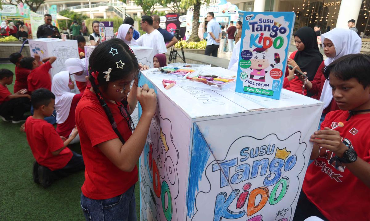Kreativitas Anak Semarakkan Kegiatan Mewarnai Kemasan Susu