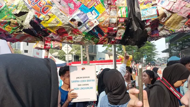 Acara Komunitas World Clean Up Day Indonesia.