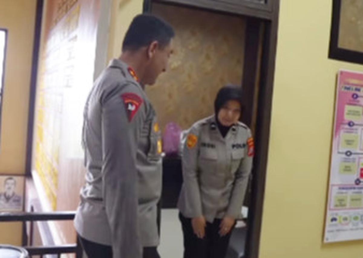 Jenderal Bintang Dua Sidak Perwira Polisi ke Ruang Kerjanya
