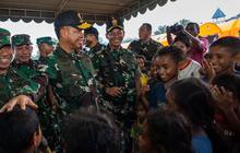 Diperintah Prabowo, Begini Gerak Cepat Panglima TNI Datangi Korban Erupsi Lewotobi