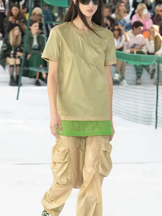 Secara keseluruhan, Lacoste hadirkan tampilan ala metropolitan yang pasti akan jadi favorit sepanjang masa.