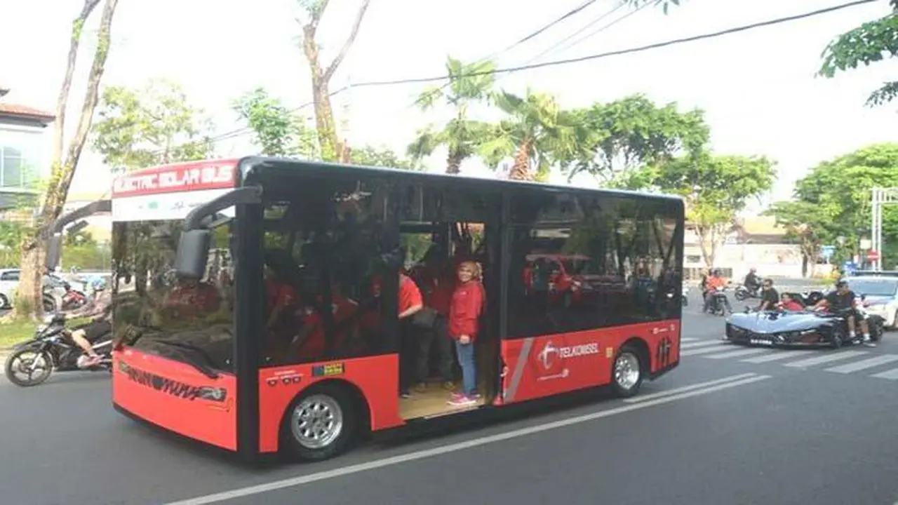 ITS Ciptakan Bus Bertenaga Listrik Pertama di Indonesia
