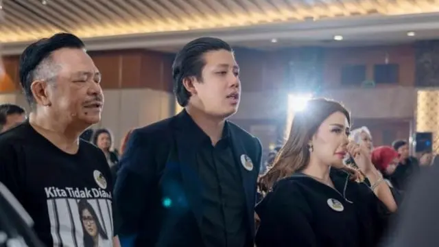 Rey Utami, Pablo Benua dan Otto Hasibuan menggelar doa bersama untuk Jessica Wongso