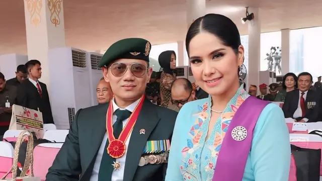 Annisa Pohan tampil menawan dan mencuri perhatian di HUT TNI Ke-79 (Instagram/@agusyudhoyono dan @annisayudhoyono)