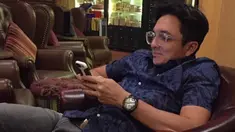 Engku Emran adalah lelaki asal Malaysia yang santer dikabarkan sedang dekat dengan artis cantik Laudya Cynthia Bella. Engku Emran rupanya adalah seorang duda beranak satu. (instagram/iamkumbre)