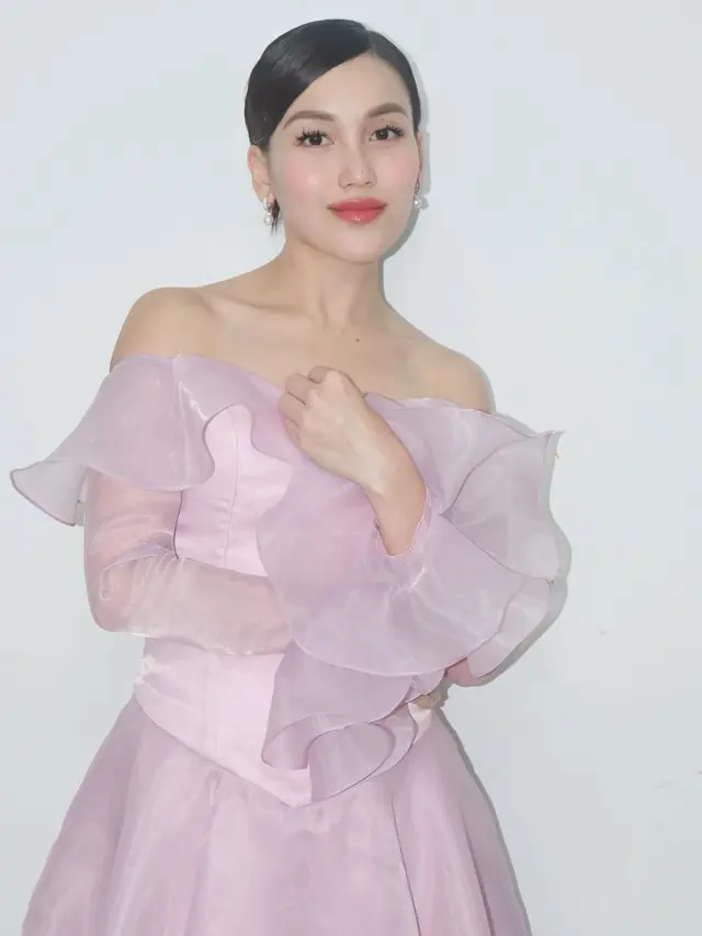 7 Potret Bilqis Putri Ayu Ting Ting dengan Gaya Rambut Bondol, Tuai Sorotan