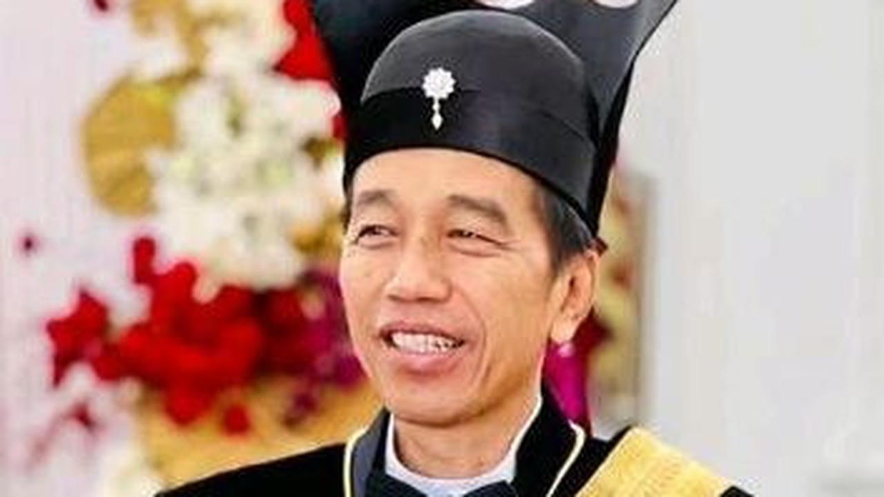 Jokowi Pakai Busana Raja Surakarta saat Upacara HUT ke-78 RI, Ini Filosofi Ageman Songkok Sikepan Ageng