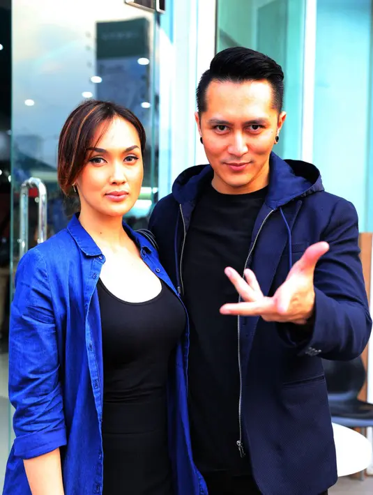 Bahkan Demian pilih tak makan saat terpisah dengan istri. 'Kadang kalau dia belum pulang, aku pilih gak makan sampai dia sudah pulang ke rumah,' katanya.(Nurwahyunan/Bintang.com)