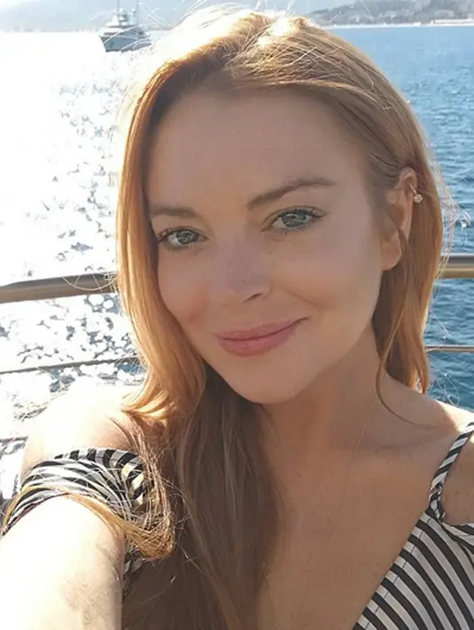 Dengan menggunakan tagar, terlihat Lindsay turut memeriahkan datangnya Ramadhan. Ia menuliskan “#happyramadhan”. Hal ini ternyata mendapat tanggapan positif dari netizen yang mengucapkan terima kasih. (Instagram/lindsaylohan)