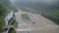 Hujan lebat di puncak Merapi picu banjir lahar (liputan6.com / Edhie Prayitno Ige)