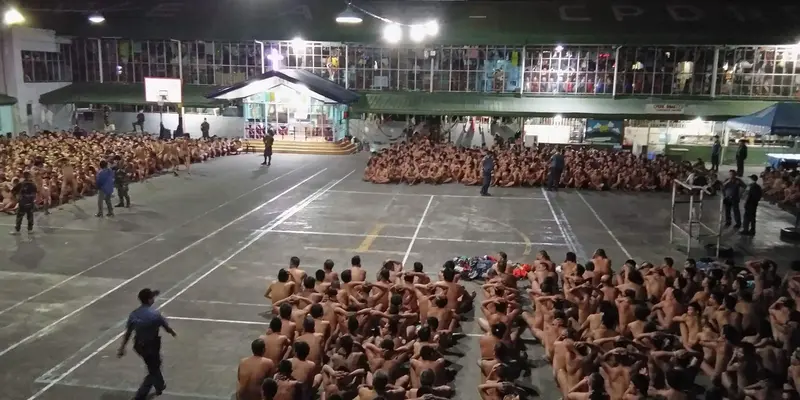 Ratusan Tahanan di Filipina Dipaksa Telanjang Tuai Kontroversi