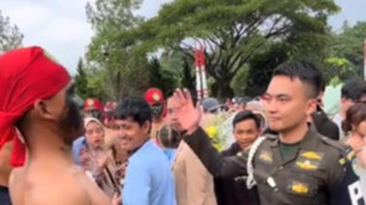 Polisi Militer Tiba-tiba Tampar & Pukul Bintara TNI AD Baru Dilantik, Ternyata Adiknya Sendiri