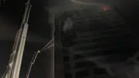 Dua Bronto Skylift Dikerahkan Padamkan Kebakaran Gedung Bapenda DKI