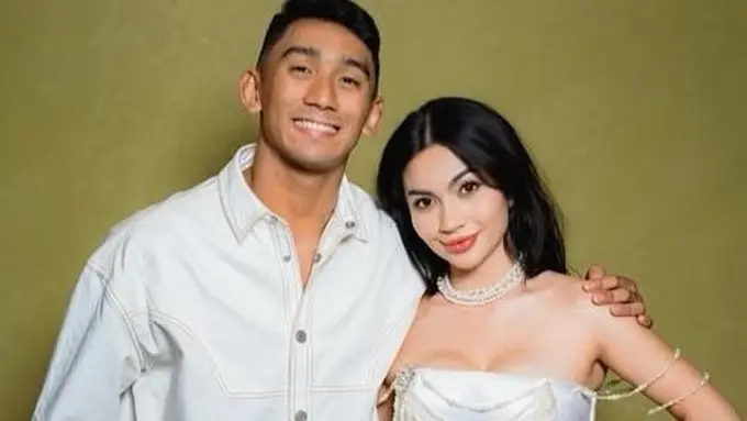 Gaya Ariel Tatum Saat Terima Buket Bunga Valentine dari Daffa Wardhana