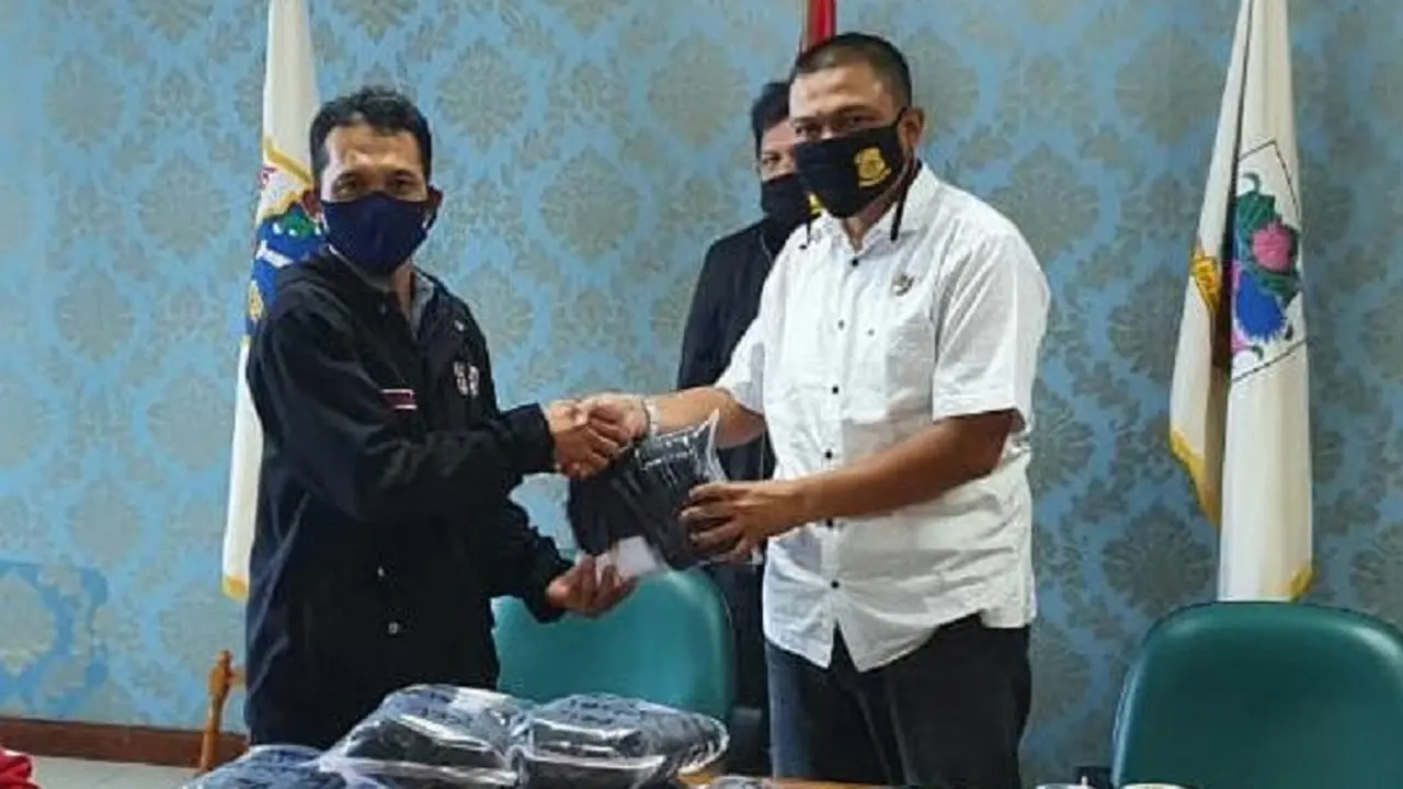 FKDM Jakbar membagikan puluhan ribu masker untuk cegah Covid-19