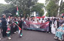 Fakta Unik: Bendera 20 Meter, Wakil Wali Kota Bukittinggi Pimpin Aksi Bela Palestina di Car Free Day