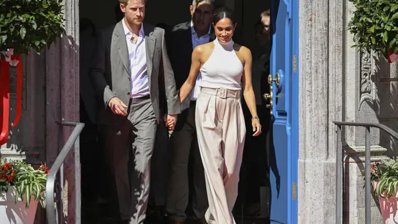 Meghan Markle Unggah Foto Menari Saat Hamil, Rayakan Ulang Tahun Lilibeth