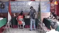 [VIDEO] Nekat Jualan di Jalan, PKL Tanah Abang Didenda Rp150 Ribu